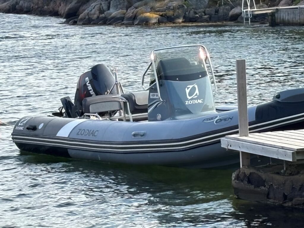 Zodiac - Gommone Pro 650 Open - Motore Evinrude 150 CV - Rimorchio - 2016